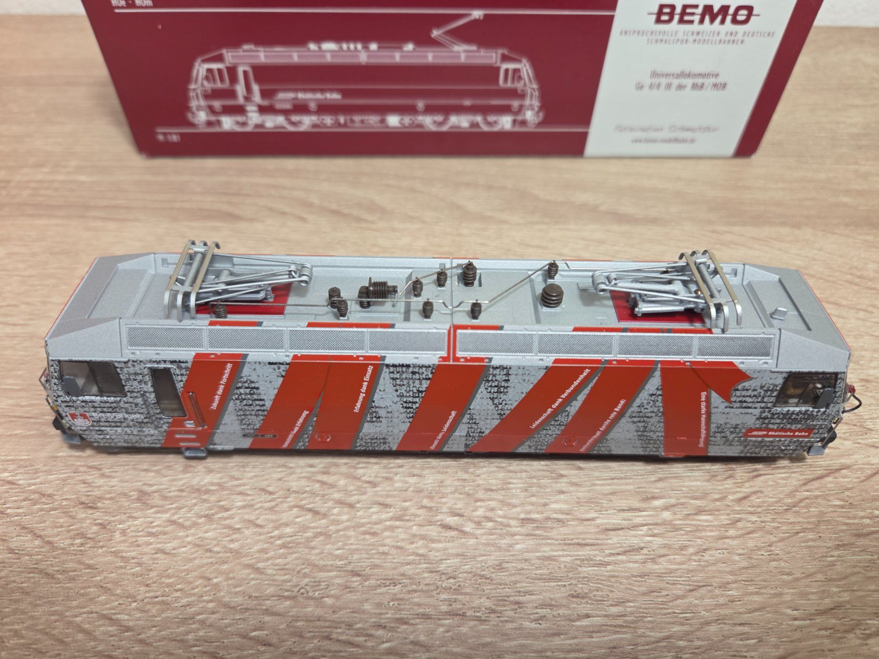 Bemo Modellini di ferrovie: Bemo 1259 152 E-Lok Grazie RhB H0m – Usato da St-Aubin-Sauges venduto da Lo_Go 4