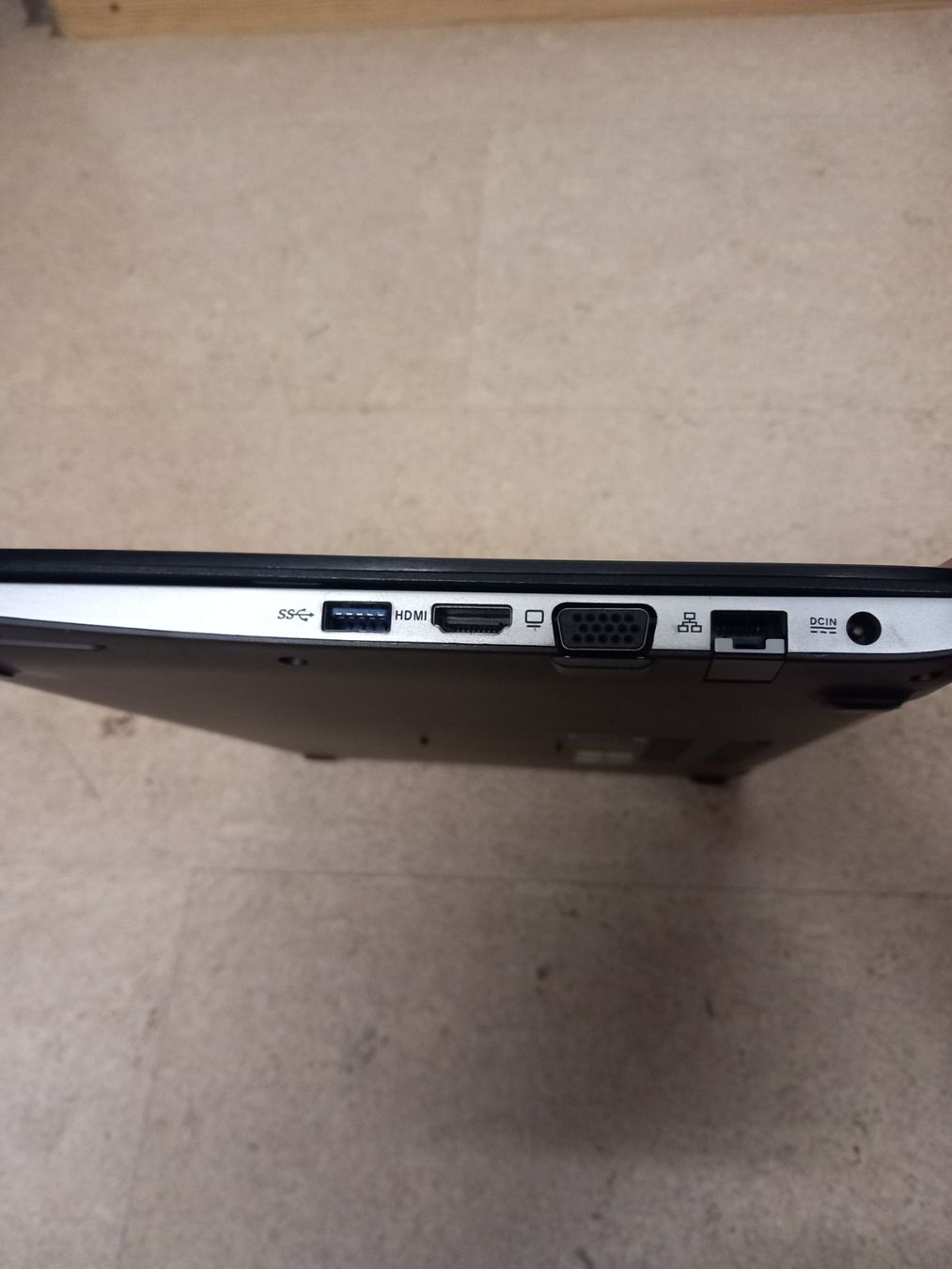 Asus Notebook: ASUS Laptop / Notebook – Usato da Einsiedeln venduto da David.11 4