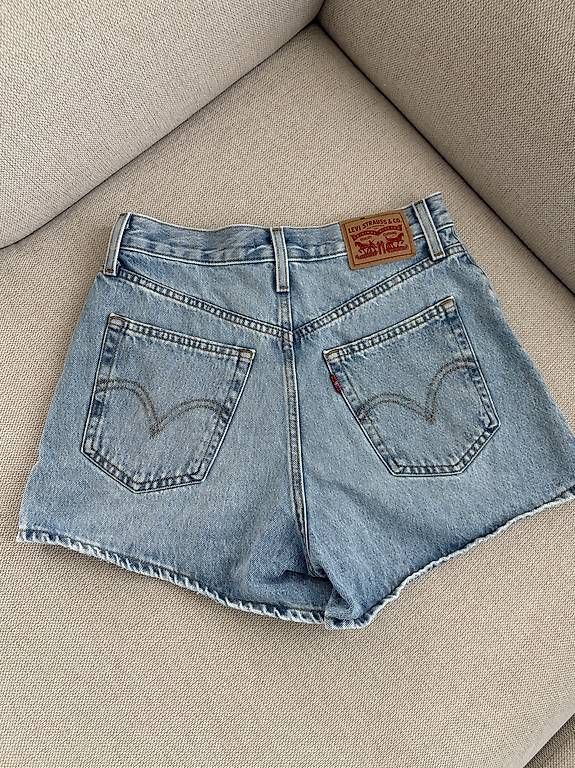 Levi's Jeans: Levi's High Waist Mom Short Gr. 27 – Usato da Lachen SZ venduto da dar_hjg9 1