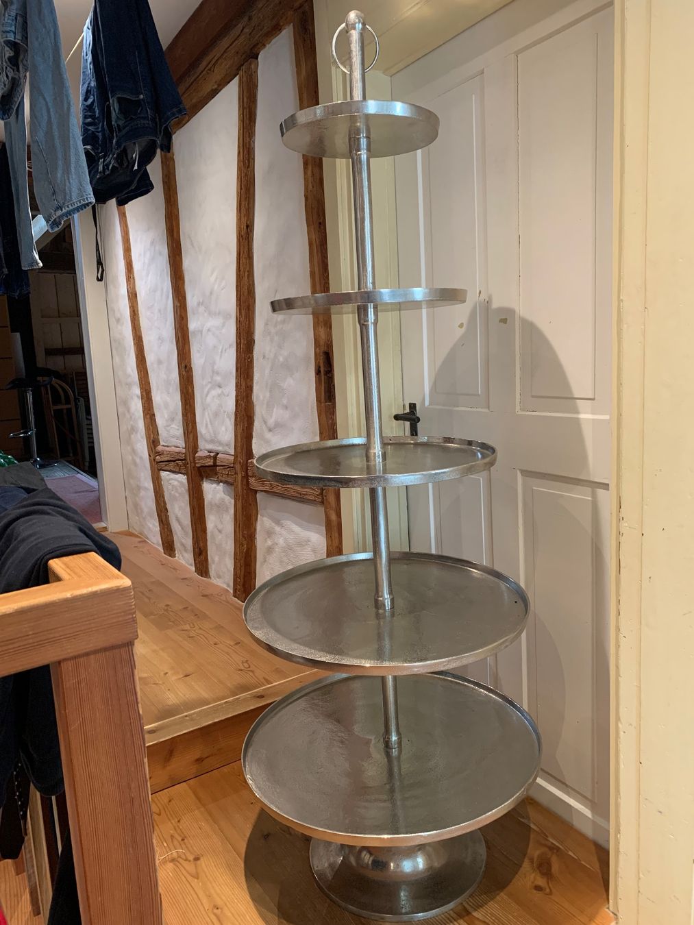 Tutte le decorazioni: Exklusive Etagere – Usato da Neerach venduto da Flomaja 3