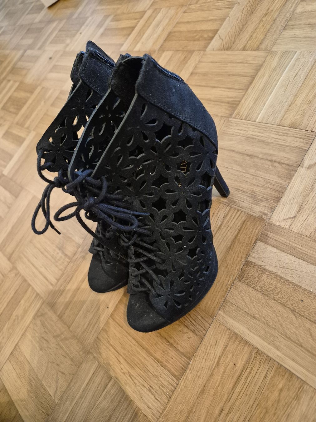 Scarpe da donna: Schwarze Sommer Pumps mit Absatz, Grösse 36 – Nuovo (secondo la descrizione) da sissach venduto da maa_57j5