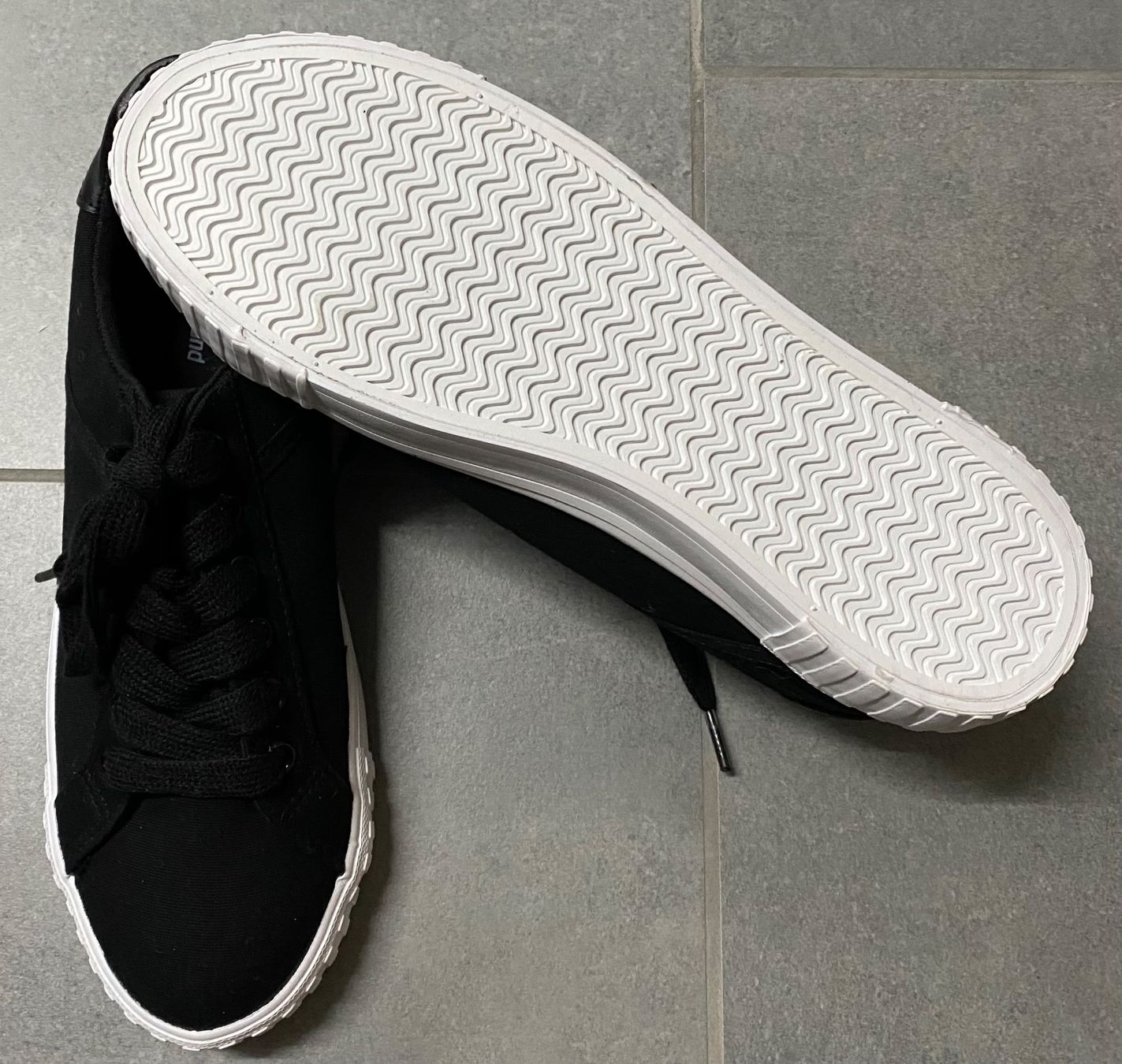 Scarpe da donna: Damen Sneaker, Gr. 39, schwarz, neu – Nuovo (secondo la descrizione) da Bözberg venduto da RosmarieOb 2