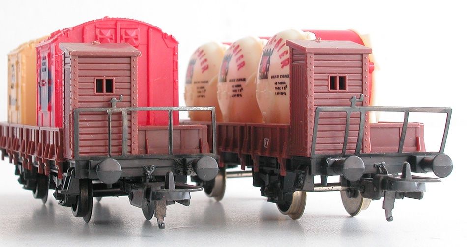 Lima Modellini di ferrovie: Lima 2 Behälterwagen der FS H0 – Usato da Oberwil BL venduto da Klang 3
