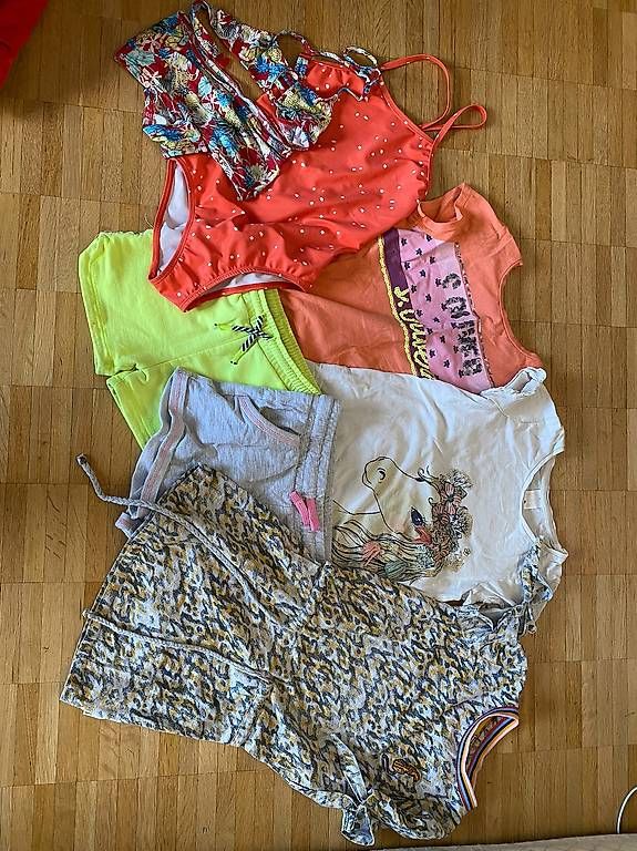 Lotti & Set di vestiti: Sommer Mädchen Kleiderpaket Gr. 116 – Usato da Zürich venduto da sar_7s87