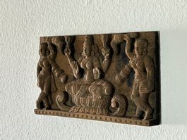 Indische Wandtafel / Holzrelief