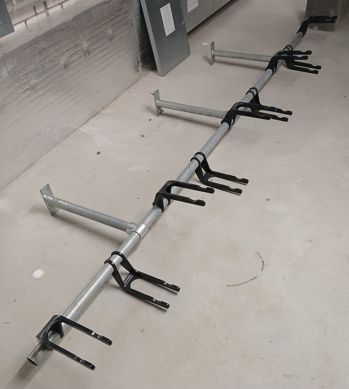 Supporti per biciclette: Velo Wand- bzw. Bodenhalter – Usato da Zürich venduto da carolus4 2