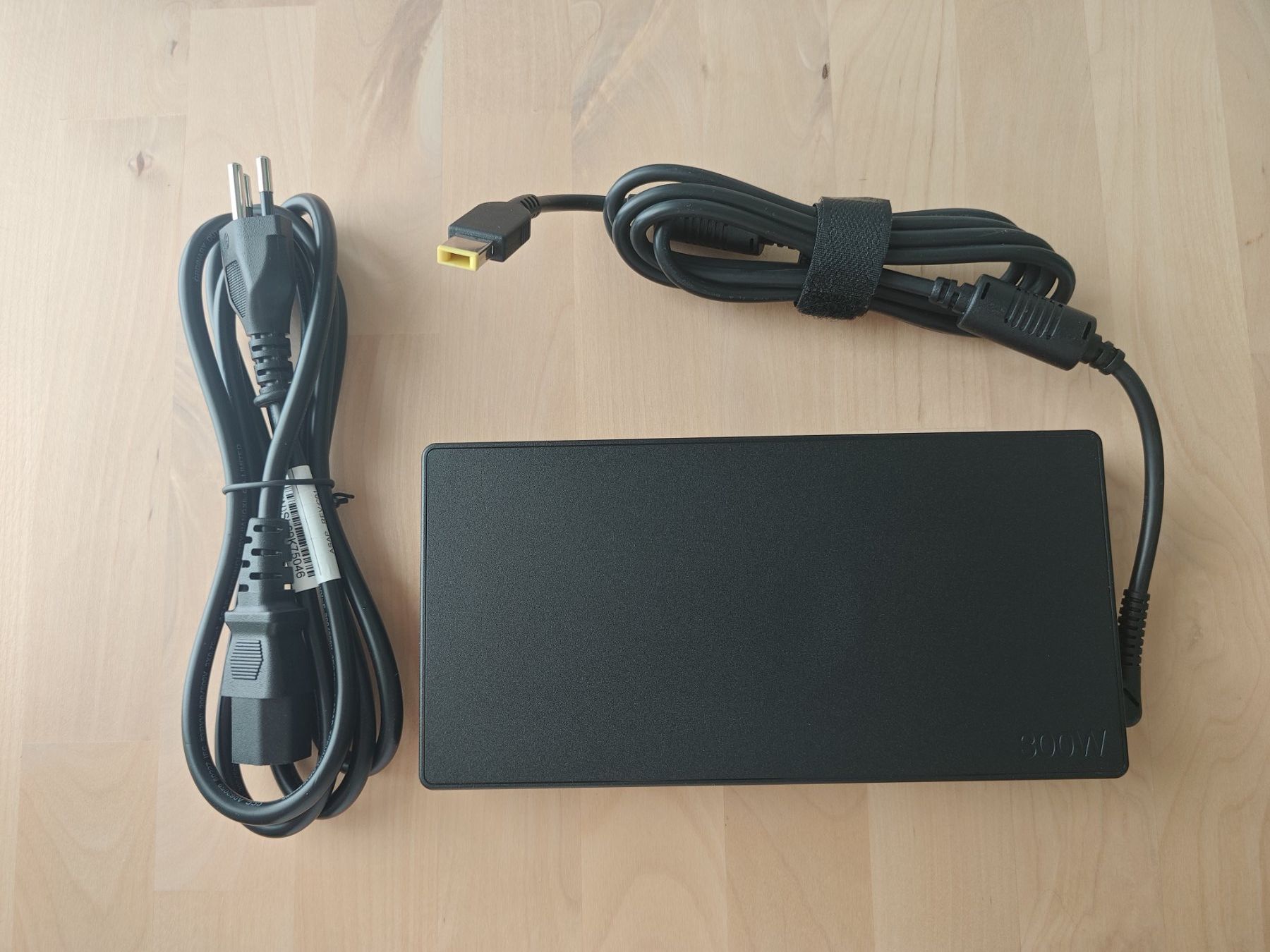 Lenovo Dockingstation: Lenovo ThinkPad Thunderbolt 4 Workstation Dock – Neu (gemäss Beschreibung) aus Ins von MAVIC99 5