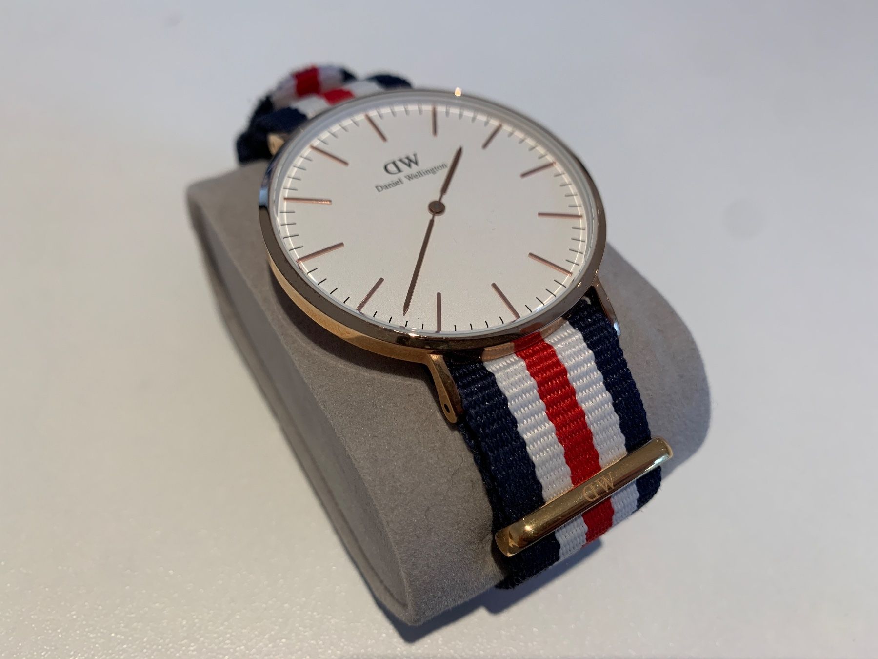 Daniel Wellington Orologi: neuwertige Daniel Wellington Uhr – Usato da Bachenbülach venduto da pako91