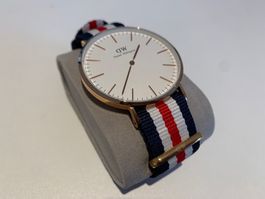 neuwertige Daniel Wellington Uhr