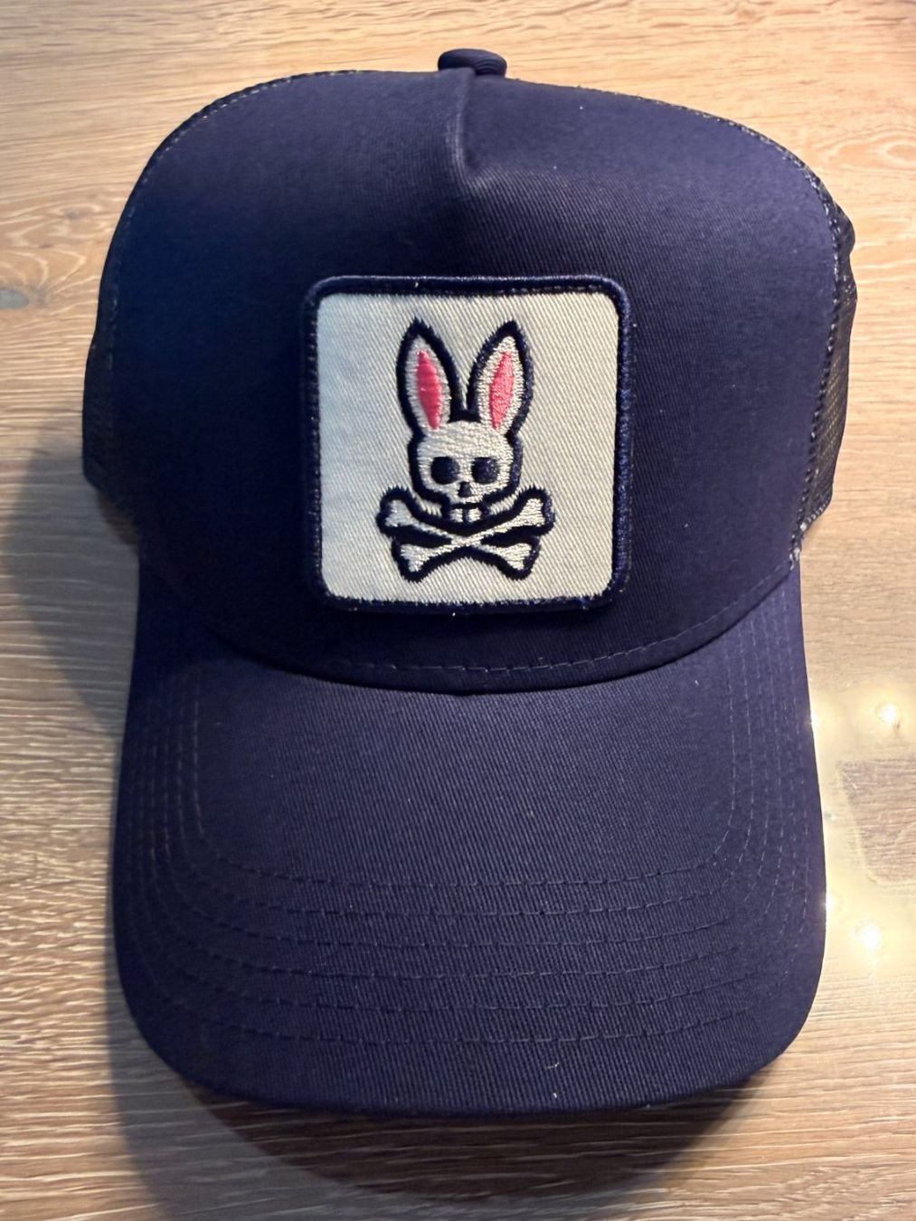Copricapi, berretti & cappellini: Bold Dad Trucker Cap von Psycho Bunny – Nuovo e nell'imballaggio originale da Adliswil venduto da Flash79