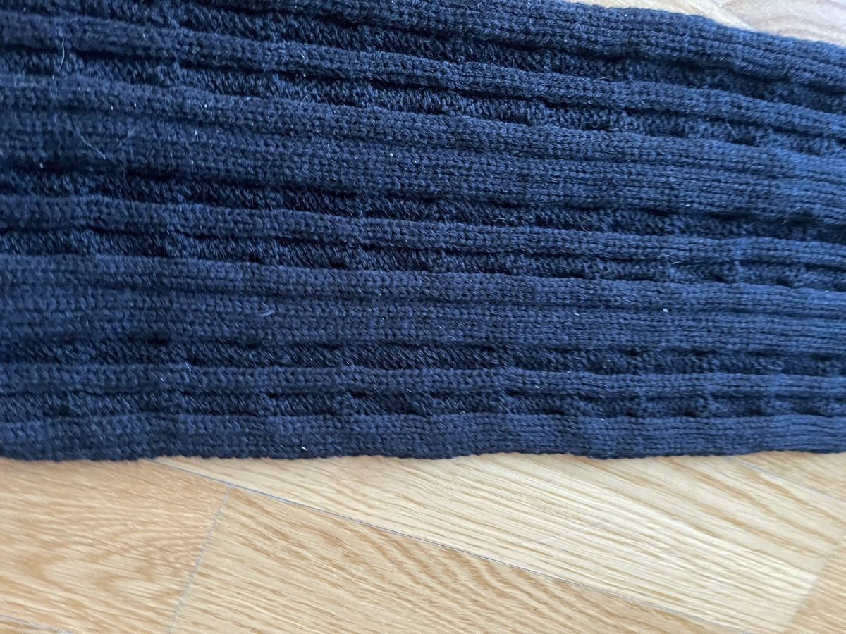 Foulard & Sciarpe: Schal Schicker Winter Schal, schwarz, mit Pelzbommel – Usato da Rüschlikon venduto da Lajniii 8