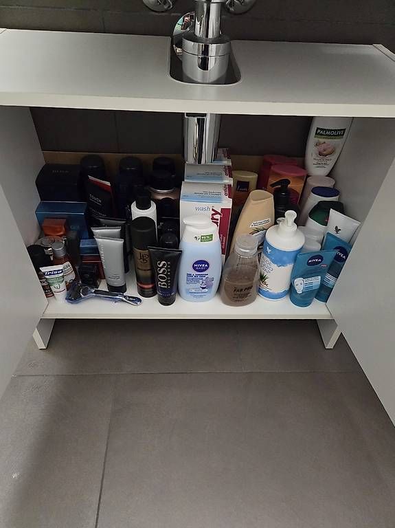 Badezimmermöbel: Lavabo-Schrank weiss – Gebraucht aus Wigoltingen von Chanti.89 1