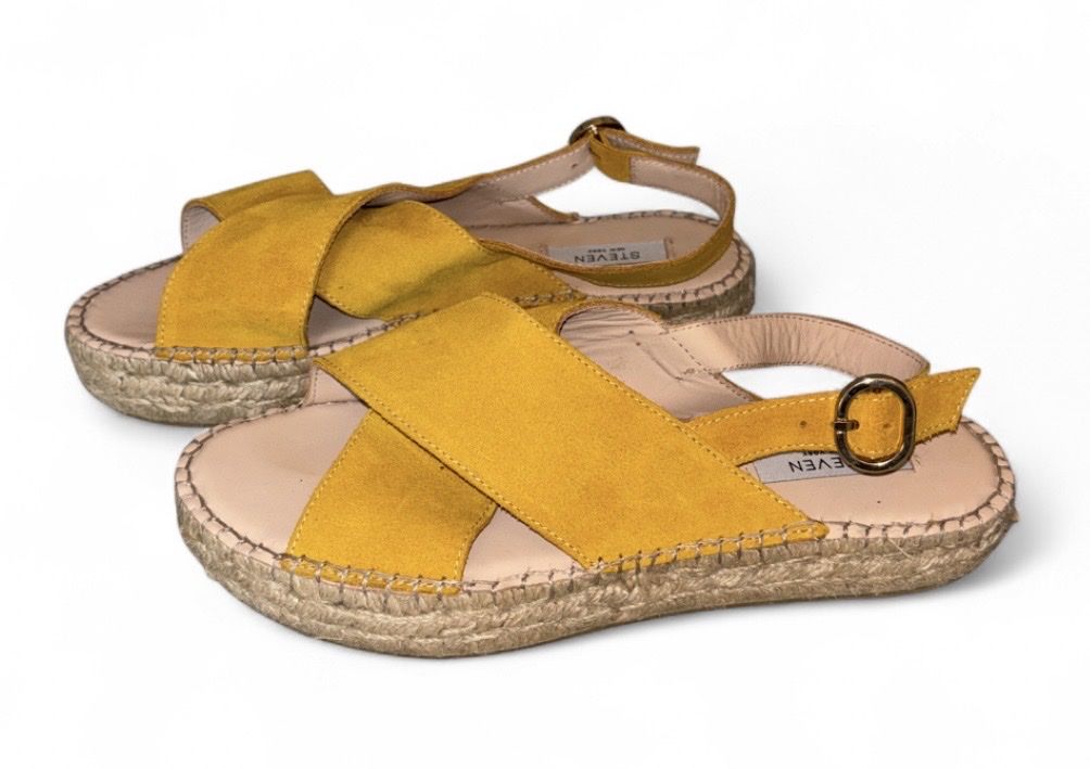 Damenschuhe: Gelbe Sandalen – Gebraucht aus St. Gallen von Lavryn 1