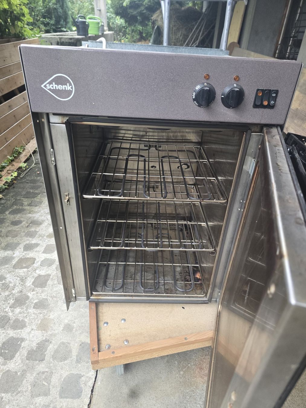 Elettrodomestici da cucina: Schenk Einbaubackofen mit 3 Ebenen – Difettoso da Säriswil venduto da samsung51 1