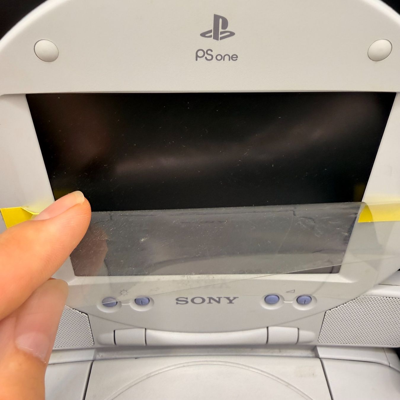 Sony Console: Sony PlayStation PS One Konsole mit LCD-Bildschirm – Usato da Düdingen venduto da Nerdworld 6