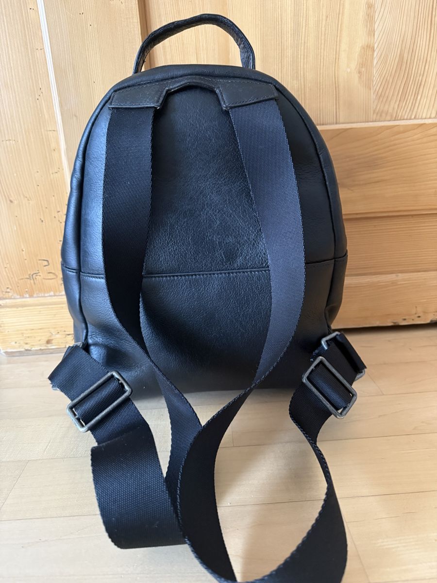 Navyboot Zaini: Navyboot Leder Rucksack schwarz – Usato da Uster venduto da Schangnau87 1