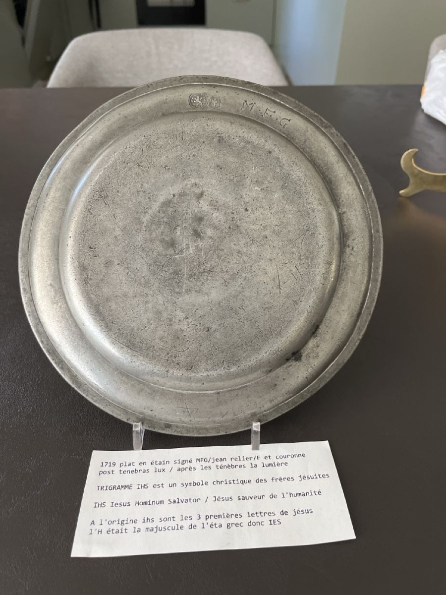 Plateaux: Plat en étain 1719 – D'occasion à Prangins par Rodard8 1