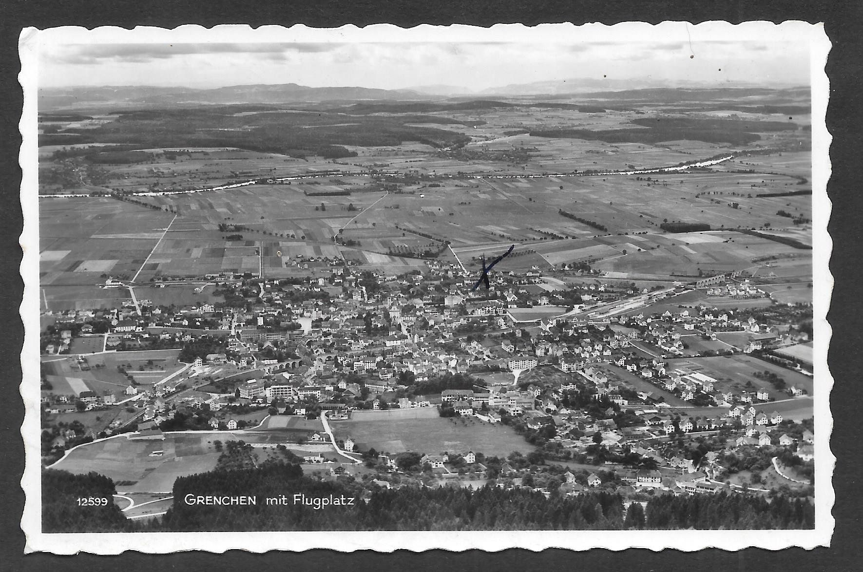 Cartoline postali: Grenchen Gesamtansicht mit Flugplatz – Usato da Olten venduto da clotaldi