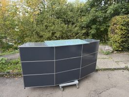 USM Haller Empfang Theke mit Glasplatte