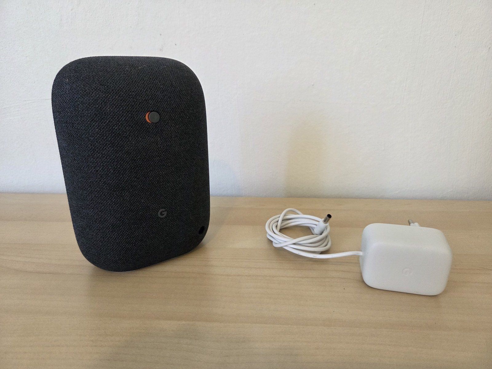 Google Lautsprecher: Google Nest Audio gris clair GXCA6 + alimentation – Gebraucht aus Fribourg von guilhem63 1