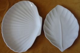 WEISSE HALBE MUSCHEL + BLATT SCHALEN 2 STCK.