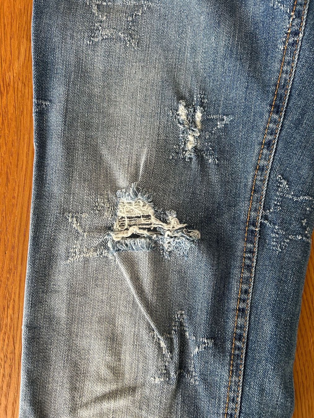 Jeans: Reserved Damen Jeans mit Sternen Gr. 36 – Usato da Schwarzenbach SG venduto da bienchen22 3