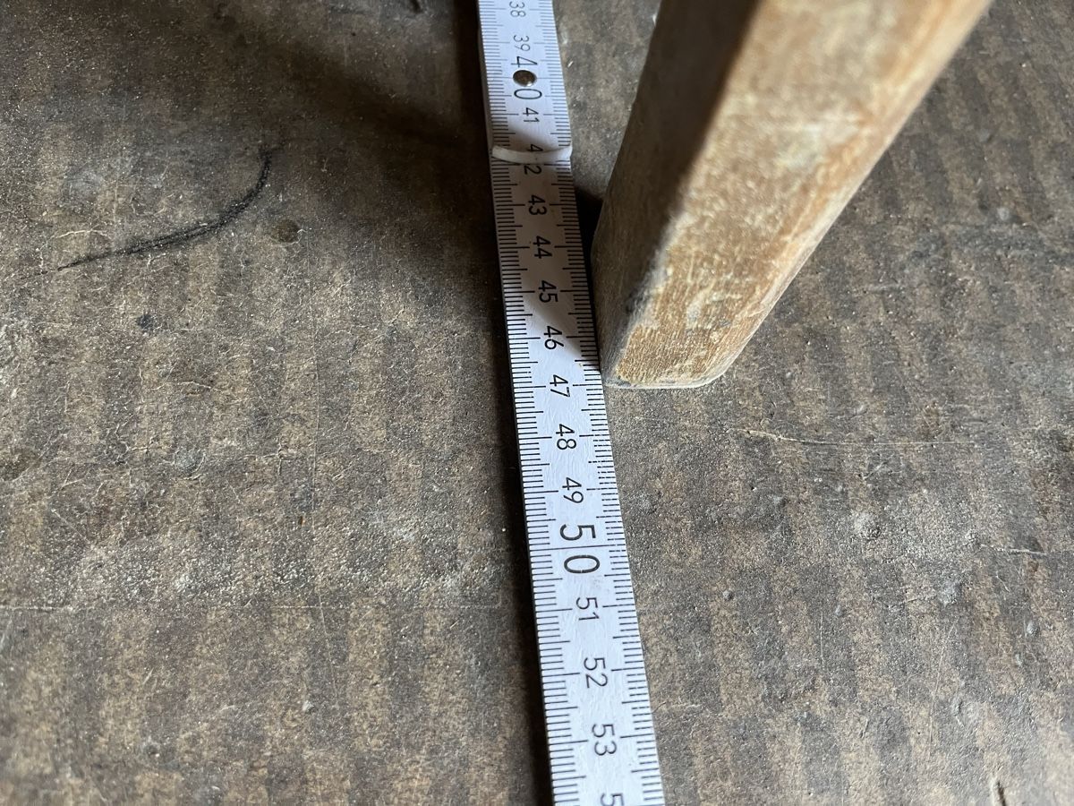 Tavoli: Stabiler Holztisch 70x60 cm mit Ablagefläche – Usato da Escholzmatt venduto da Stern777 4