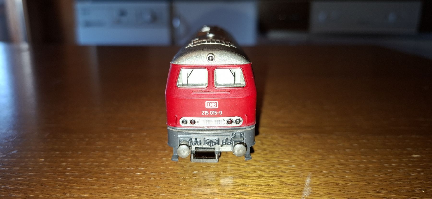 Roco Modelleisenbahnen: Roco Analog DC Lok 215 015-9. – Gebraucht aus Pfäffikon ZH von gub_2j76 2