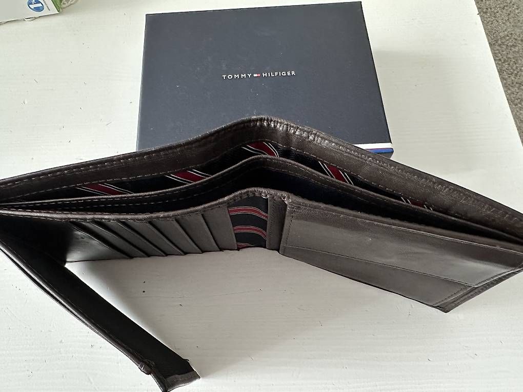 Portafogli: Tommy Hilfiger Eton CC  – Usato da Abtwil SG venduto da Riono-01 3