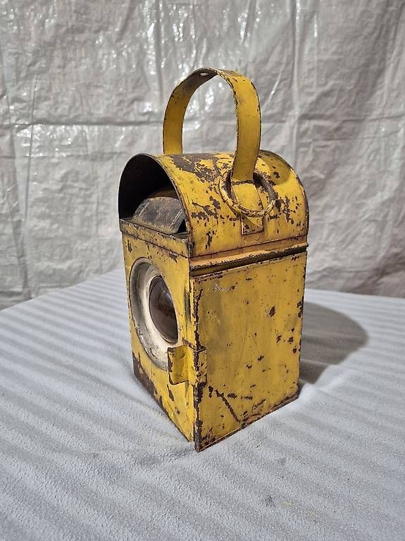 Lampade: Alte Eisenbahn- / Signallaterne / Lampe / Deko – Usato da Frutigen venduto da Schoeggi105 4