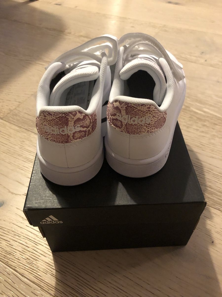 Adidas Scarpe per ragazze: Adidas Kinder Sneaker Advantage Neu in Box – Nuovo e nell'imballaggio originale da Binningen venduto da ram_glq6 2