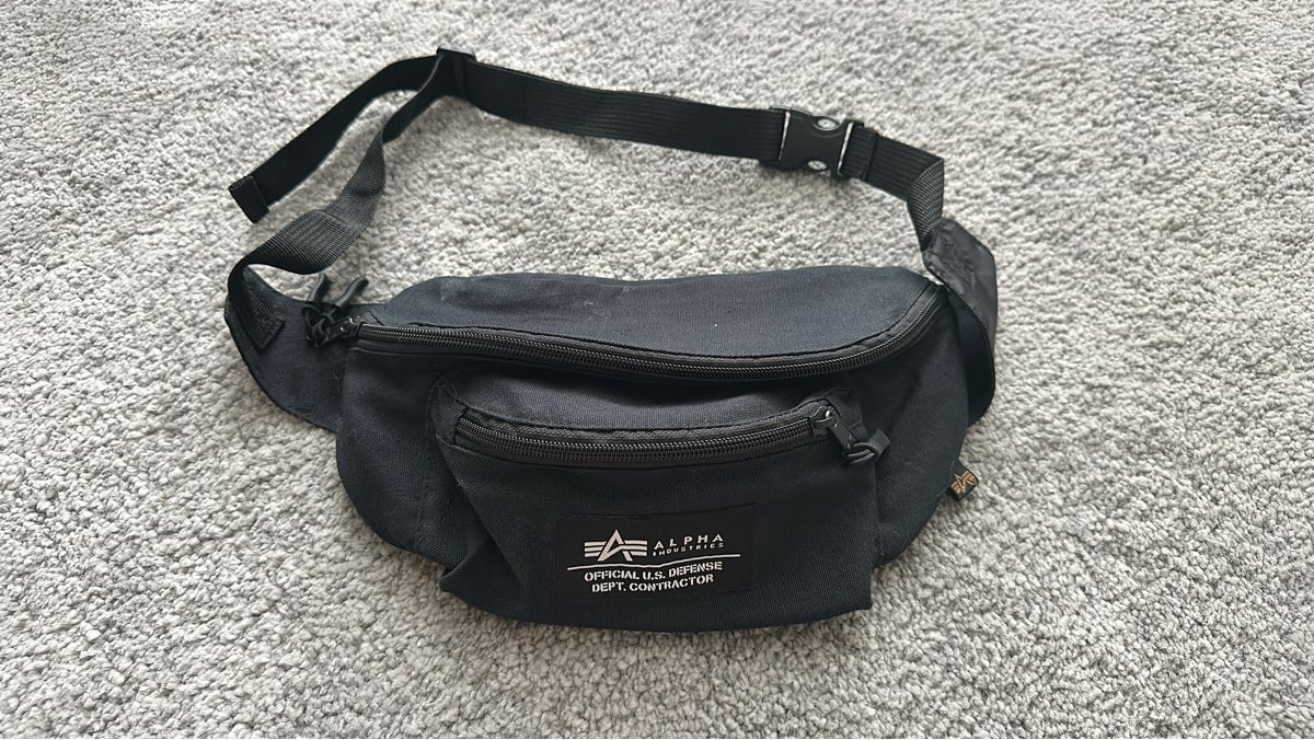 Taschen: Alpha Industries Bauchtasche, Schwarz – Gebraucht aus Wangen SZ von Jaay_Sky