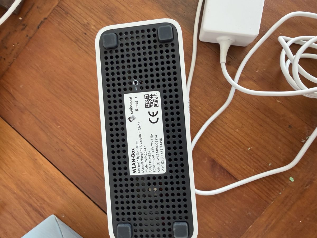 Swisscom WiFi: Swisscom WLAN-Box mit Netzteil gebrauchter Zustand – Usato da Hermrigen venduto da Paco0411 1