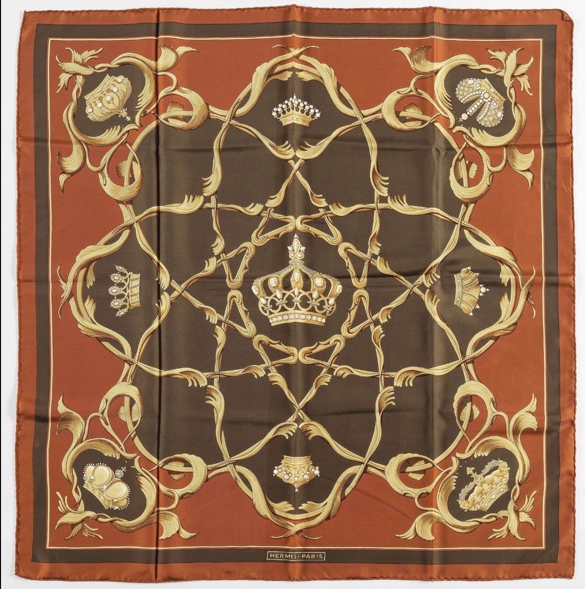 Hermès Foulards, Tücher & Schals: HERMÈS, carré en soie    – Gebraucht aus genève von champanonono
