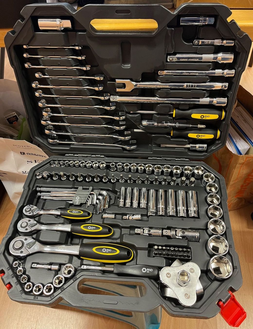 Tutti gli attrezzi: Boîte d'outils de 123 pièces – Nuovo e nell'imballaggio originale da Matran venduto da Bridge-Mania 1