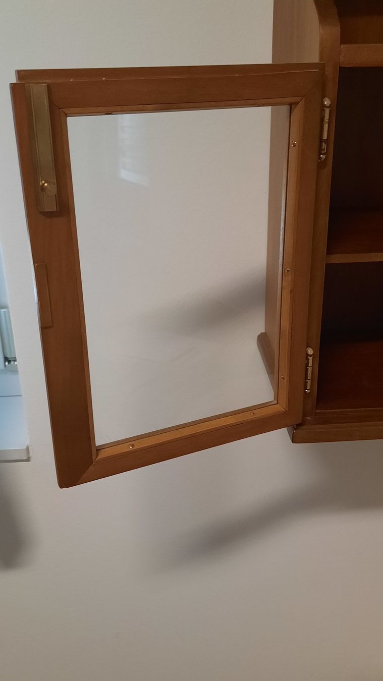 Vetrine: Wandvitrine aus Holz, Einzelanfertigung – Usato da Münsingen venduto da helenlanzrein 4
