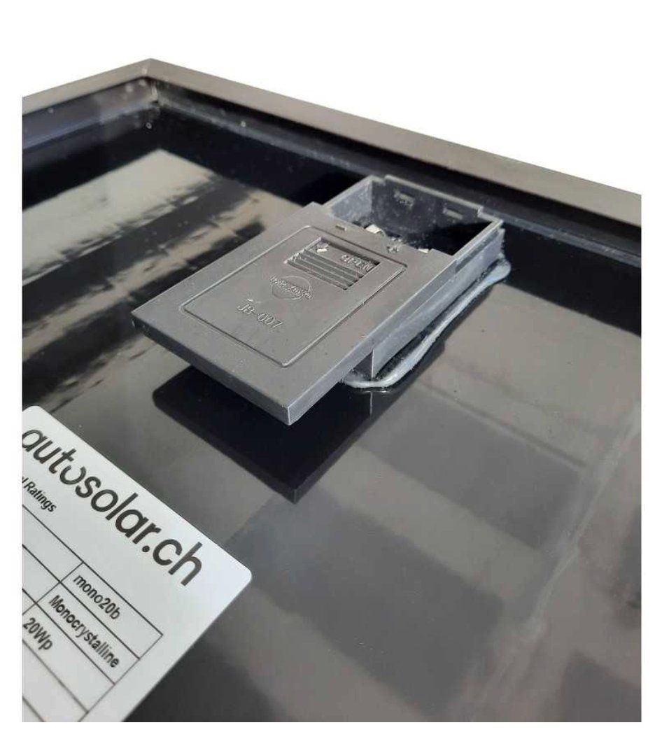 Dispositivi a energia solare: Solarpanel 20 Watt - Black – Nuovo e nell'imballaggio originale da Oetwil am See venduto da AutoSolar 4