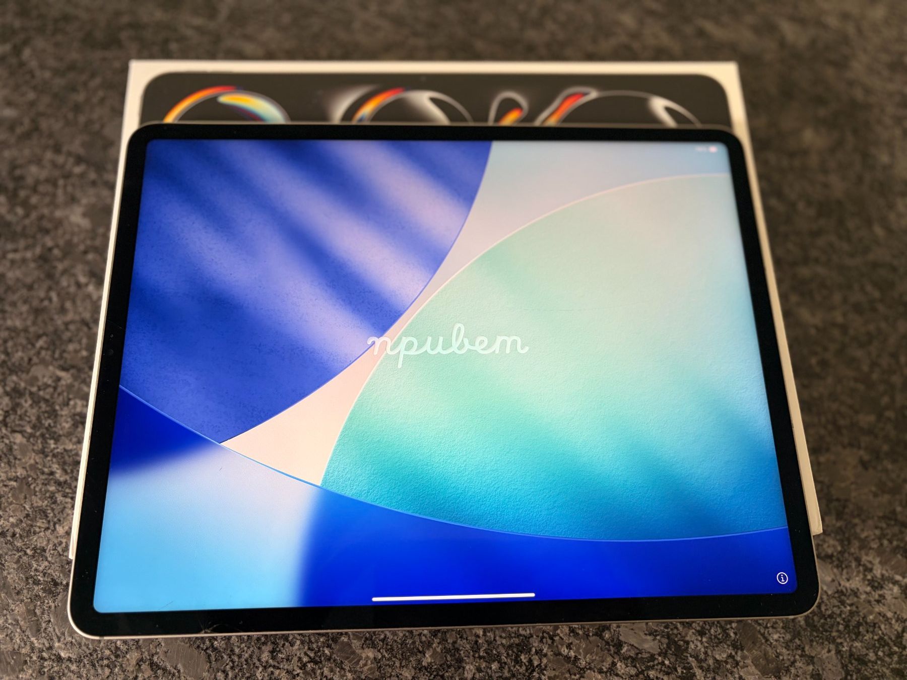 Apple Tablet PC: iPad Pro 12.9, 6th Gen, WLAN/Cell+MagicKB, Display Schaden – Usato da Wolfhausen venduto da vins_zh 3