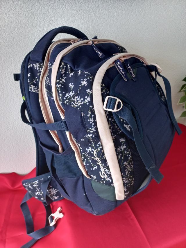 Satch Borse & Zaini: Rucksack SATCH Bloomy Breeze Match, dunkelblau – Usato da Berikon venduto da Akronym55