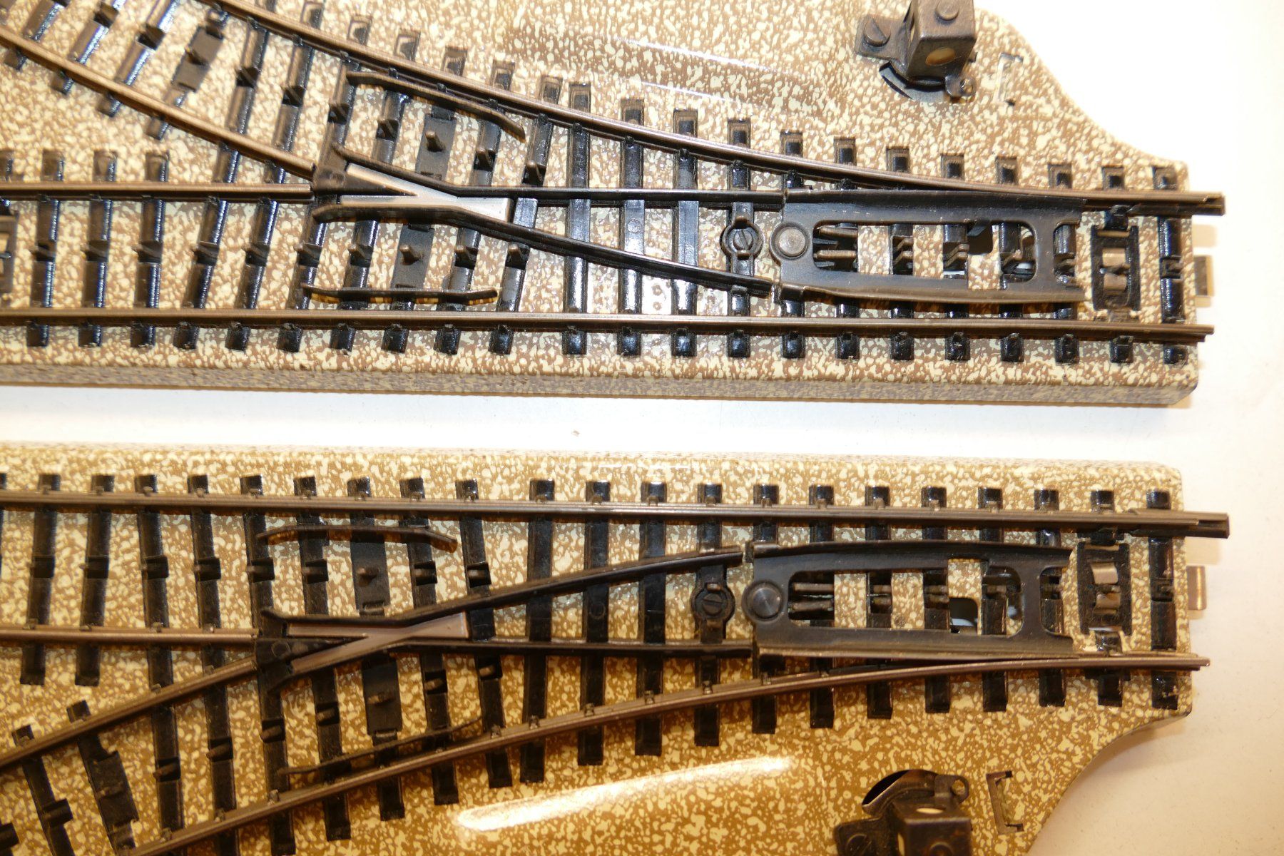Märklin Modelleisenbahnen: Märklin H0: M-Gleis Weichenpaar Einheit 5 – Gebraucht aus Niederhasli von rail-duerst 2
