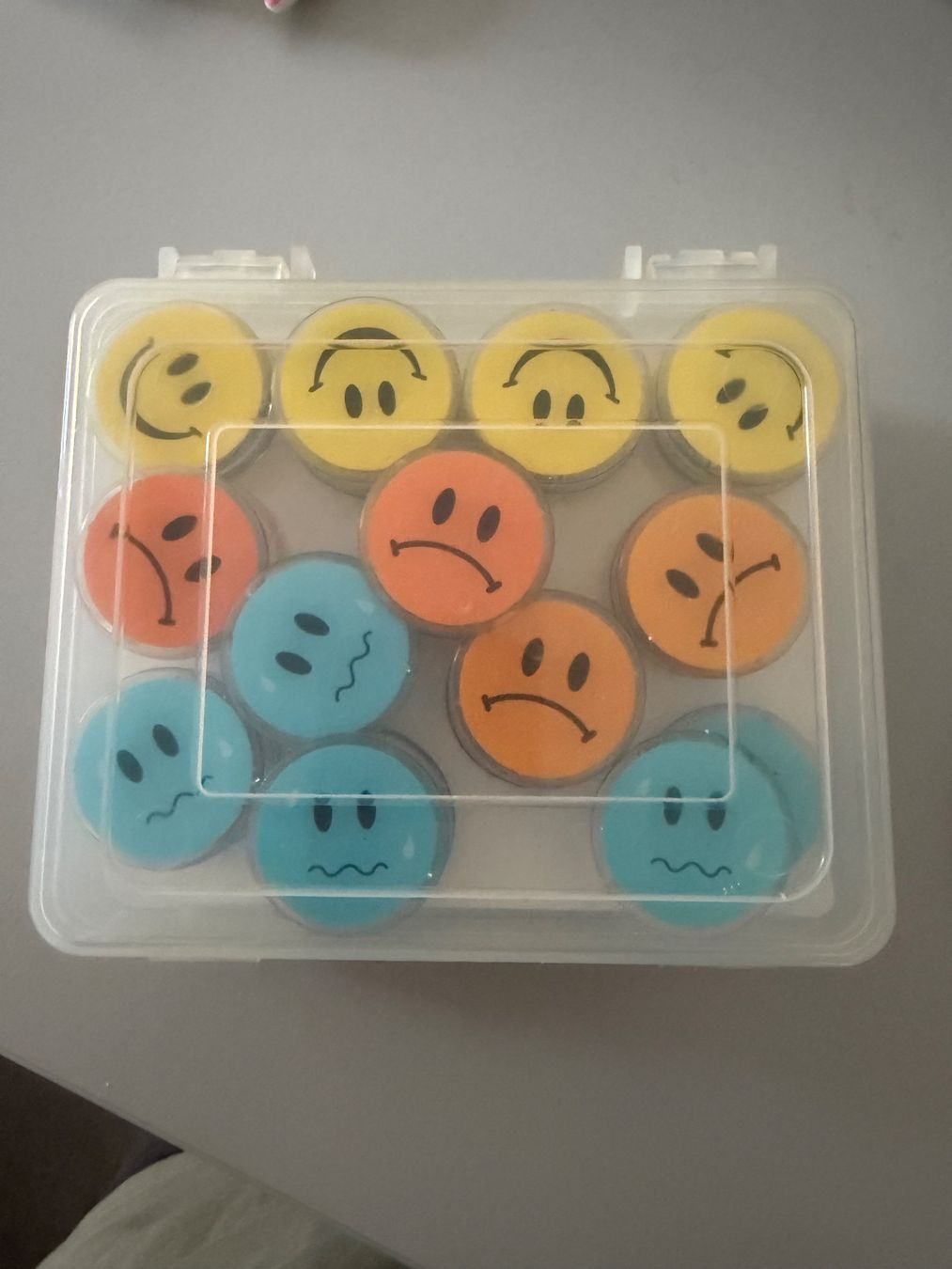 Magnete: Smily Haftmagnete – Gebraucht aus Lommiswil von Blusti