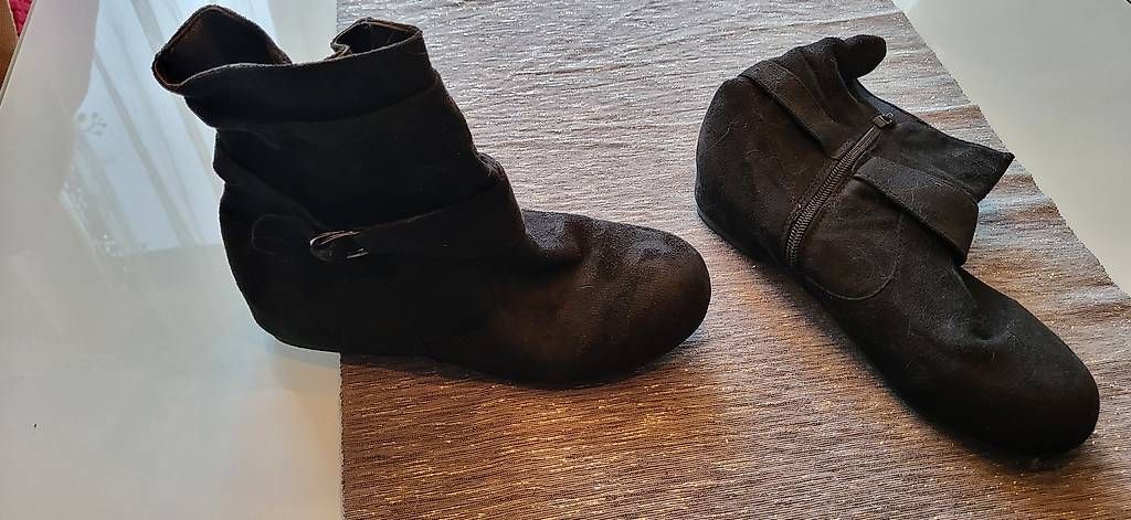 Scarpe da donna: Diverse Schuhe, Schuhensemble, Grösse 40 – Usato da Laupen BE venduto da Ursulam3635 2