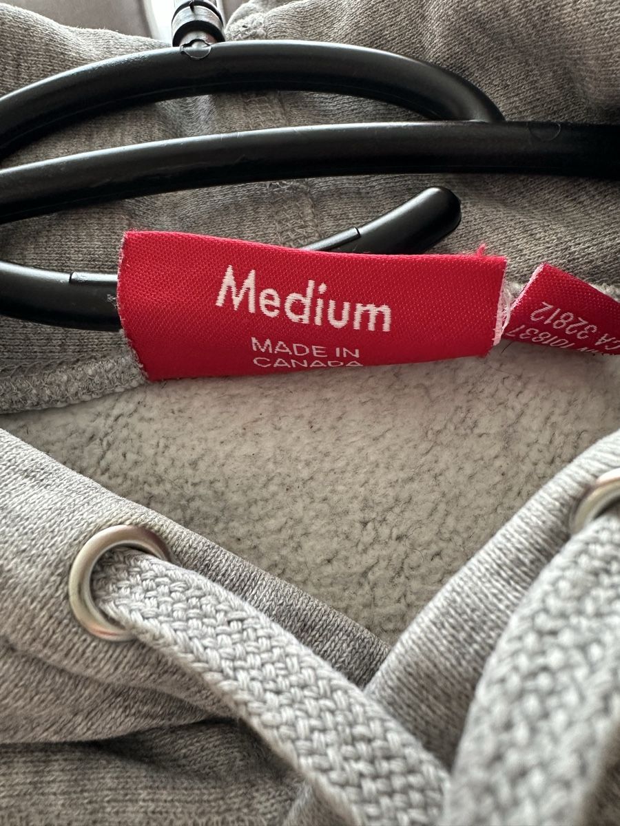 Maglioni & Felpe: Pullover Supreme grau, Gr. M – Usato da Ermatingen venduto da nic_x2tf 3