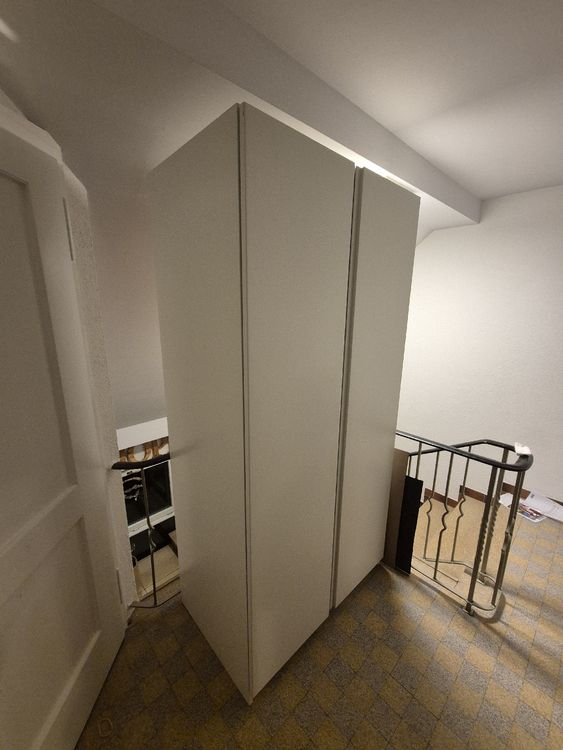 Weisser Schrank mit viel Stauraum von IKEA Kaufen auf Ricardo