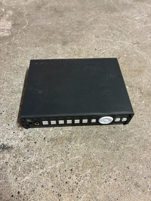 Kramer Convertisseurs: Kramer Presentation Switcher/Scaler VP-440 – D'occasion à Lüchingen par Trade365 1