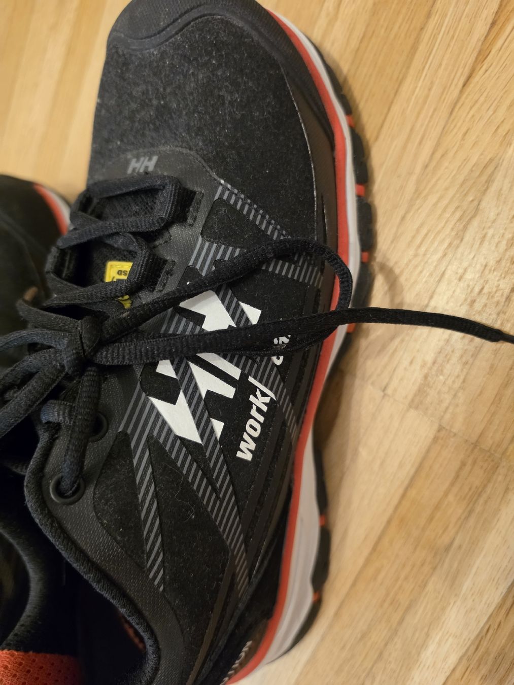 Helly Hansen Damenschuhe: Helly Hansen Arbeitsschuhe Evolution Grösse 39 schwarz – Neu (gemäss Beschreibung) aus Bad Zurzach von isabella_d