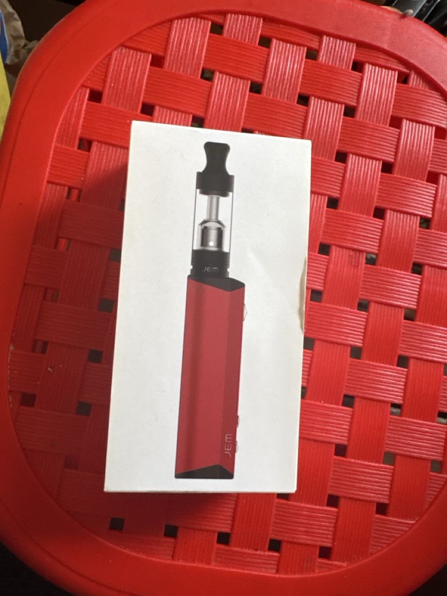 Autres tabacs: Innokin JEM E-Zigarette rot 1000mAh  – D'occasion à Zürich par Belisimo
