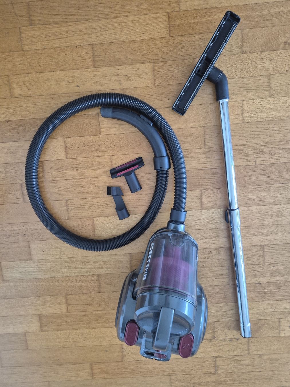 Fust Aspirapolveri & Accessori: Staubsauger CST615 beutellos – Usato da Cham venduto da azebaa