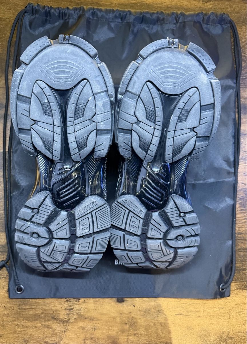 Balenciaga Herrenschuhe: Baskets Balenciaga Runner noir pointure 43 – Neu (gemäss Beschreibung) aus St-Aubin-Sauges von mus_bd8k 2