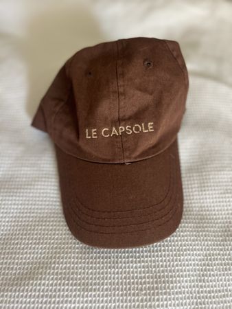 Le Capsole, Cap, Braun